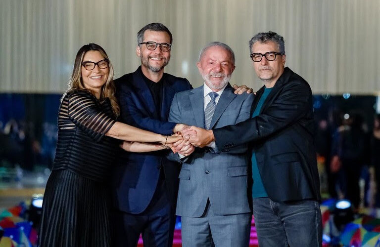 Lula celebra vitórias históricas de O Agente Secreto no Globo de Ouro