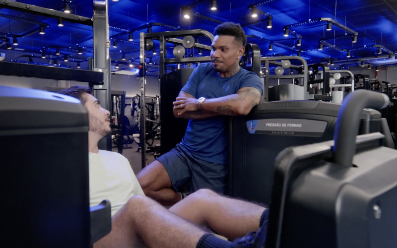 Bluefit celebra Dia da Mentira com Naldo Benny e lança promoção: primeiro mês grátis para transformar promessas em matrículas