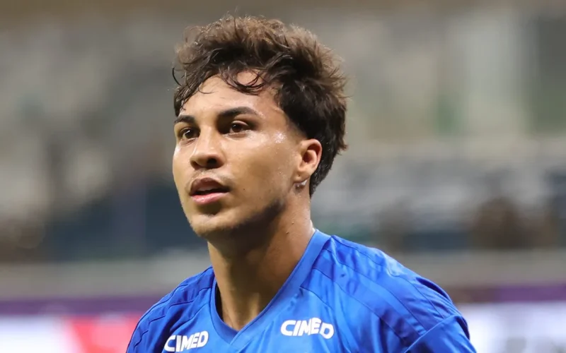 Kaio Jorge recorda sua trajetória no Santos e revela como Cuca o elevou ao time principal