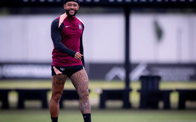 Diniz solicita a permanência do time do Corinthians e expressa interesse em renovar contrato com Memphis