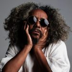Chico César se apresenta gratuitamente no Festival Multiversos em Brasília