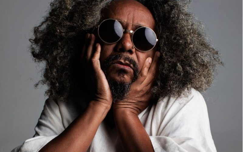 Chico César se apresenta gratuitamente no Festival Multiversos em Brasília