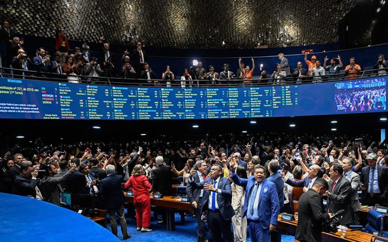 Senado aprova o fim do regime 6×1: entenda as novas regras para trabalhadores no DF